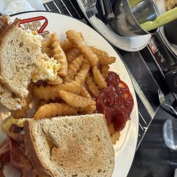 Diner 24 - Burgers Near Me - New York, New York