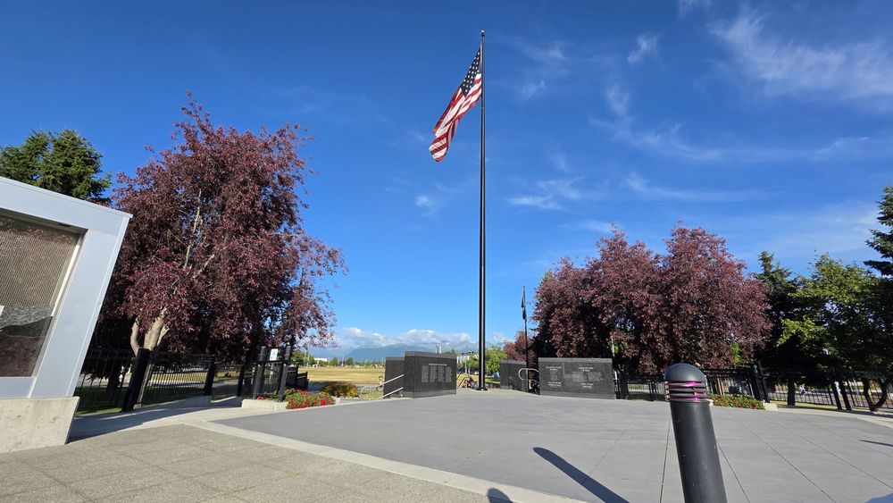 Alaska Veteran's Memorial Logo