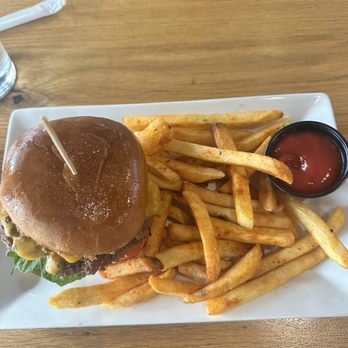 Pour Taproom - Smash burger and fries - Beer Bar Near Me - Jacksonville, Florida Pour Taproom - Smash burger and fries - Beer Bar Near Me - Jacksonville, Florida
