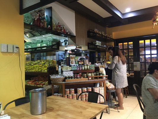 Aling Taleng's Halo-Halo by null