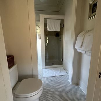 HARBOR HOUSE INN - Updated January 2026 - 939 Photos & 185 Reviews