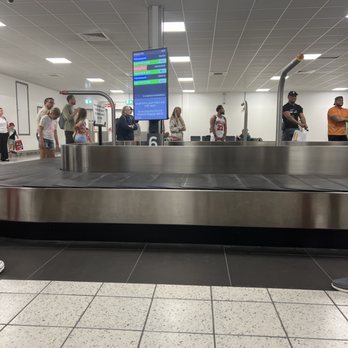 Luton Airport LTN - Airports Near Me - Luton, LUT Luton Airport LTN - Airports Near Me - Luton, LUT