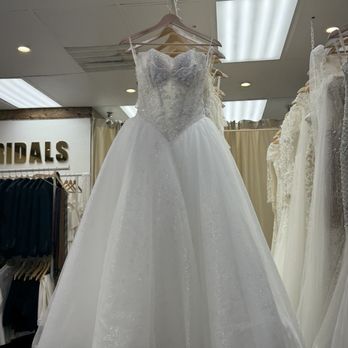 Uni Bridals - SO SHINY AND PRETTY - Wedding Planning Near Me - Santa Ana, California Uni Bridals - SO SHINY AND PRETTY - Wedding Planning Near Me - Santa Ana, California