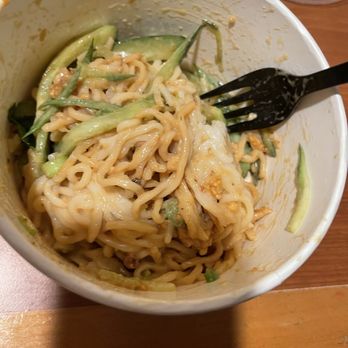 Joy - The horrible Dan Dan Noodles take out I received tonight. Basically white noodles. Very dry. - Taiwanese Near Me - Los Angeles, California