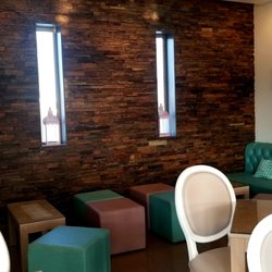 Doçaria Almeixar - Indoor nook seating