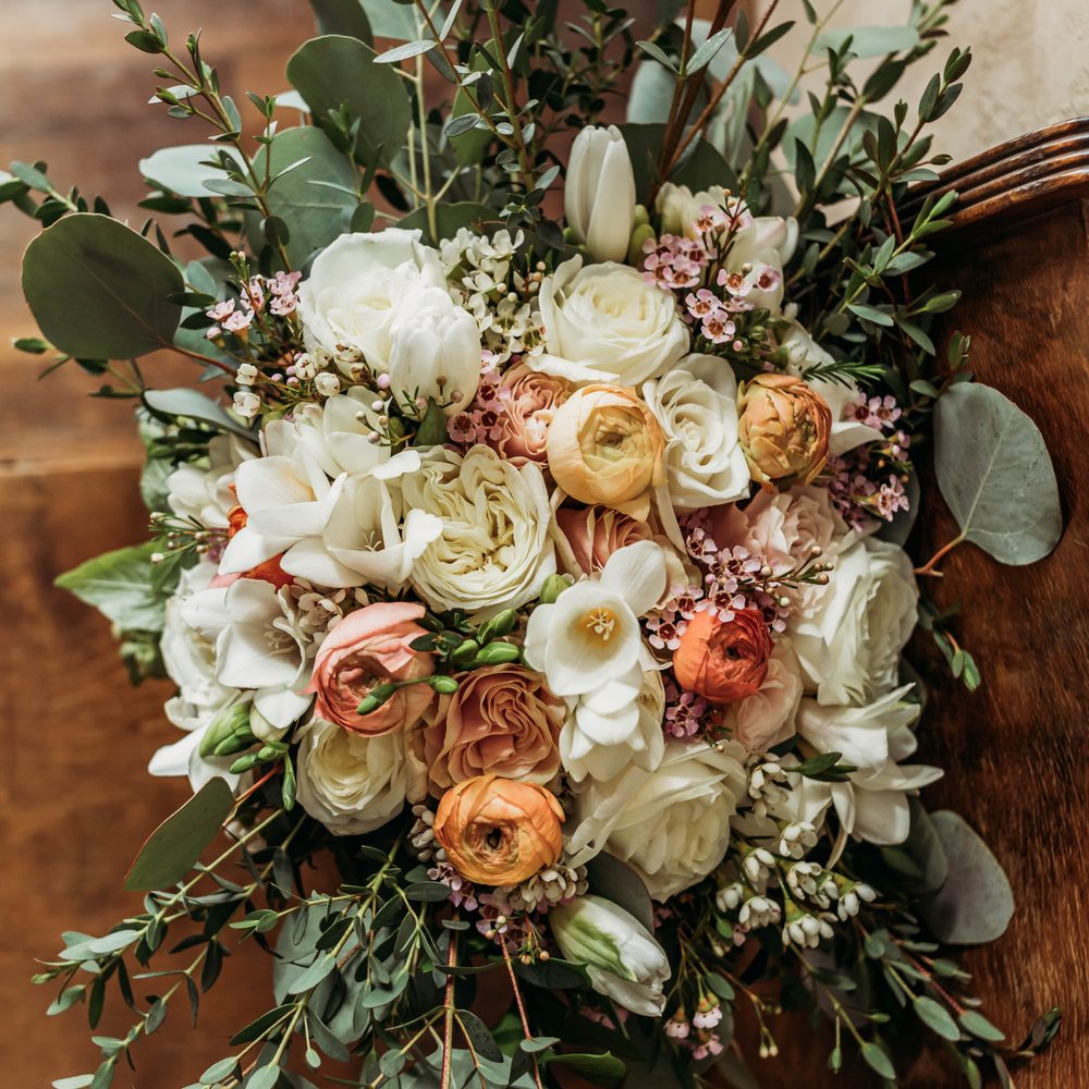 Top 10 Best Florists near LaCygne, KS 66040 Last Updated September