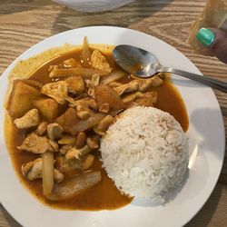 Sue's Kitchen /Thai Kitchen - Massaman with chicken