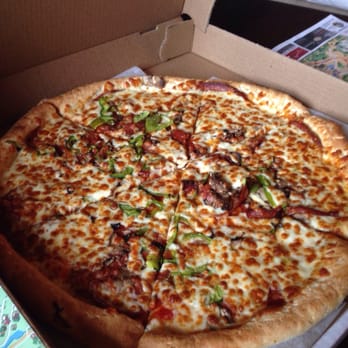 Ya'oooo Pizza Bar - Large all dressed pizza - Pizza Near Me - Mont-Tremblant, Quebec Ya'oooo Pizza Bar - Large all dressed pizza - Pizza Near Me - Mont-Tremblant, Quebec