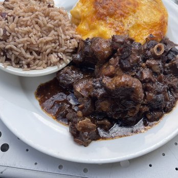 Melba's Restaurant - Oxtails and rice and peas with Creamy Trs Mac & Cheese Jamaican Oxtails Creamy Trs Mac & Cheese - Southern Near Me - New York, New York