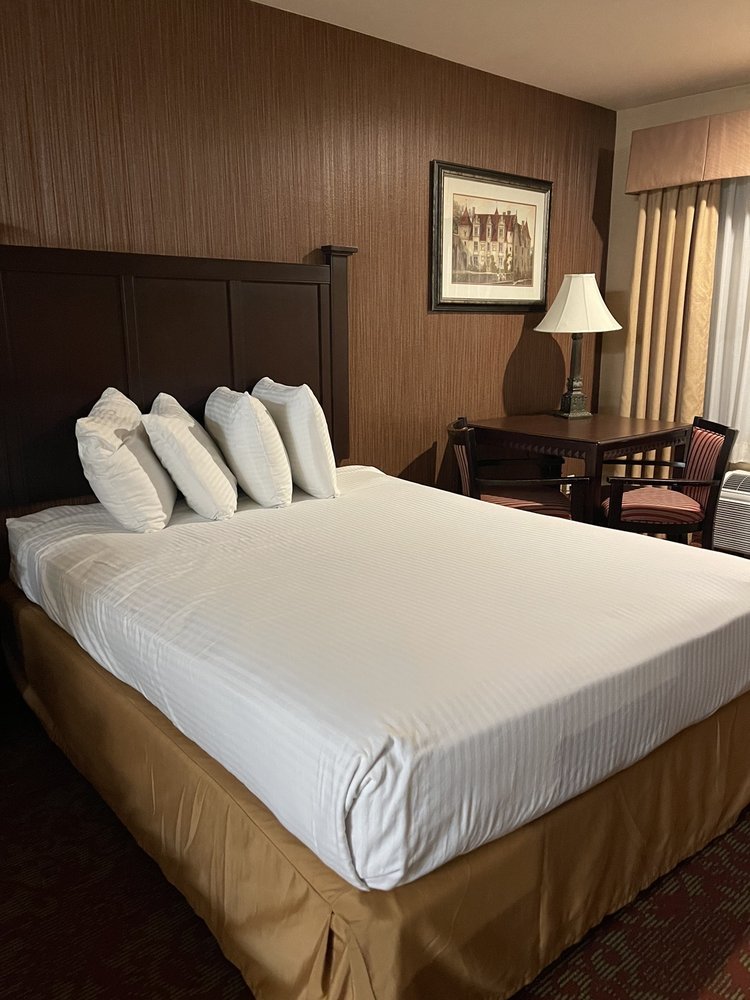 CASTLE INN & SUITES - Updated June 2024 - 164 Photos & 388 Reviews ...
