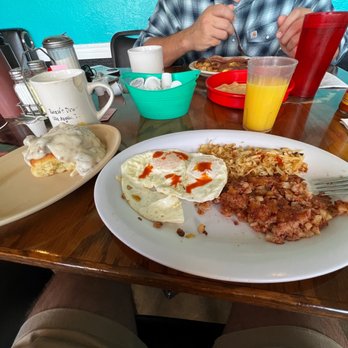 Roxie's Diner - Diners Near Me - San Angelo, Texas