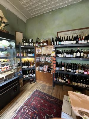 Momma's Grocery + Wine by null