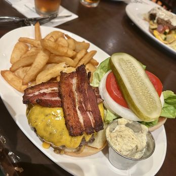 Annie Gunn's - "The Classic" ("Best Gourmet Burger" as featured in St. Louis Magazine) - American Near Me - Chesterfield, Missouri