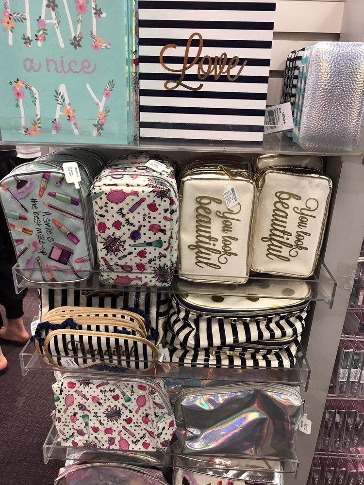 Claire's Logo