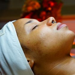 Island Massage - We offer classic, premium, & customized facials to meet you where your skin is at.