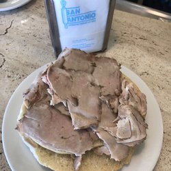 Panadería San Antonio - Mollete de carne mechada 2€