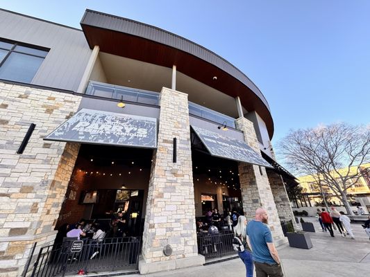 Parry's Pizzeria & Taphouse by null