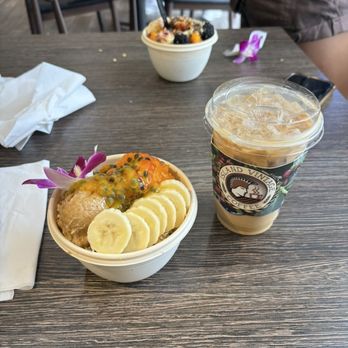 Island Vintage Coffee - Lilikoi Moana Bowl and Pandan Vanilla Latte - Coffee & Tea Near Me - Lahaina, Hawaii Island Vintage Coffee - Lilikoi Moana Bowl and Pandan Vanilla Latte - Coffee & Tea Near Me - Lahaina, Hawaii