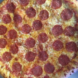 Deep Creek Pizza - Pepperoni pizza