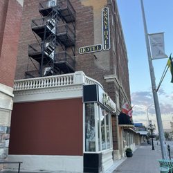 Grant Hall Hotel - The hotel from the street.