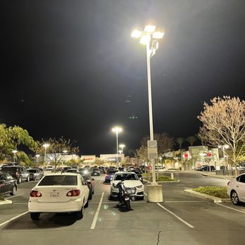 DICK'S Sporting Goods - Sports Wear Near Me - Pasadena, California