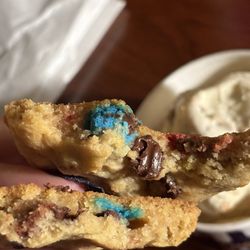 Insomnia Cookies - Classic with M&M'S $3.29
