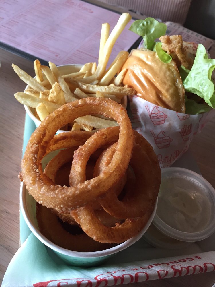 BETTY’S BURGERS & CONCRETE CO 32 Photos & 28 Reviews 3240 Surfer