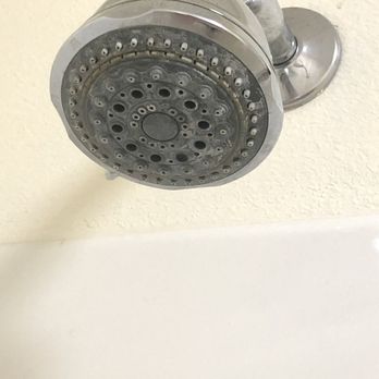 Super 8 by Wyndham Osage - Old shower head - Hotels Near Me - Osage, Iowa