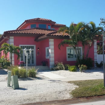 Tropical Breeze Resort - Front of the house that hosts room 141 - Resorts Near Me - Sarasota, Florida