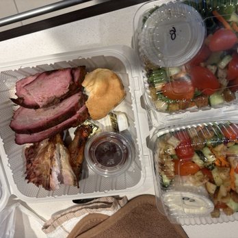Dill's Deli & Bbq - Dills Deli. - Delis Near Me - Redding, California Dill's Deli & Bbq - Dills Deli. - Delis Near Me - Redding, California