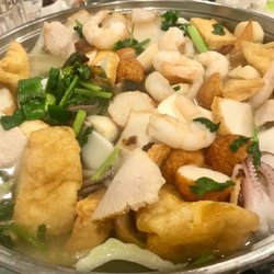 Bach Dang Vietnamese Restaurant - Hotpot is ok, not fresh seafood.