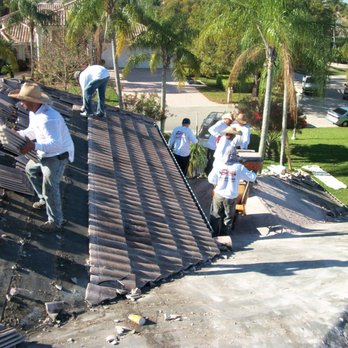 D'Agostino Roofing - workers working on a roof - Roofing Near Me - Coral Springs, Florida D'Agostino Roofing - workers working on a roof - Roofing Near Me - Coral Springs, Florida