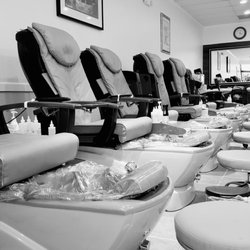 Nails Up Spa - Highland Creek
