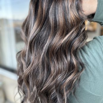 Refined Salon - Hair Salons Near Me - Exeter, California