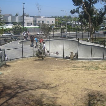 Culver City Park - the skate park got really crowded in the afternoon - Parks Near Me - Culver City, California