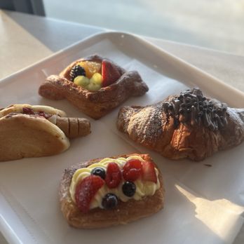 Paris Baguette - Coffee & Tea Near Me - Virginia Beach, Virginia
