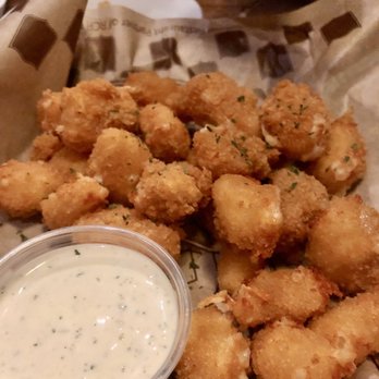 Cheddar's Scratch Kitchen - Wisconsin Cheese Bites - pretty tasty - American Near Me - Abilene, Texas