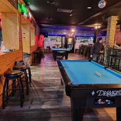 Bootleggers Bar & Grill