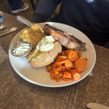 Rosine's Restaurant - Rosine's Steak - American Near Me - Monterey, California