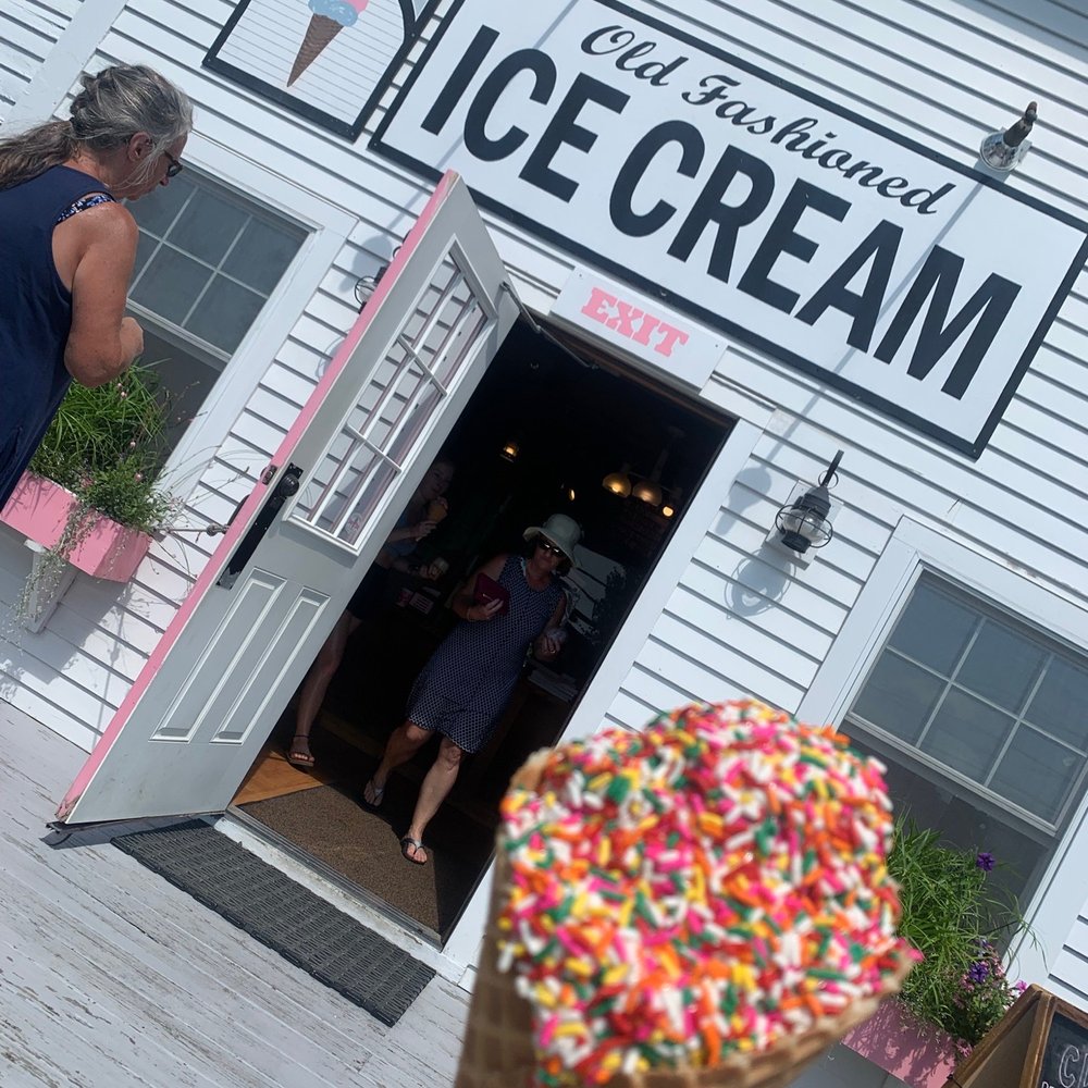 Scoop Deck - Milky Way - Ice Cream & Frozen Yogurt Near Me - Wells, Maine