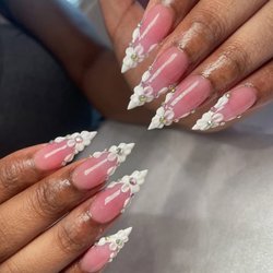 Lavue Nail Lounge