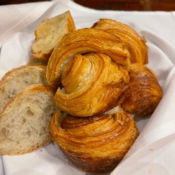 A Land Remembered - Yummiest breads - Steakhouses Near Me - Orlando, Florida