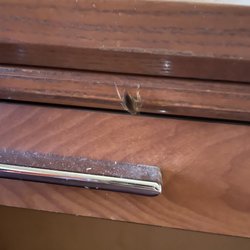 Knights Inn Lebanon - Cockroaches roaming the room
