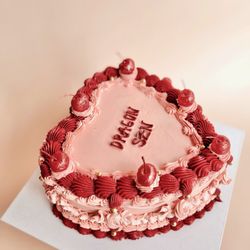 Yours Truly Cake Shop - 8" vintage cake