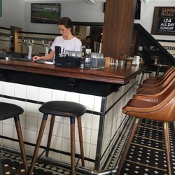 Four in Hand Hotel - Main Bar !!