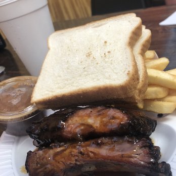 Cozy Corner Restaurant - Barbeque Near Me - Memphis, Tennessee