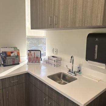 United Gastroenterologists - Exam room - Gastroenterologist Near Me - Encino, California United Gastroenterologists - Exam room - Gastroenterologist Near Me - Encino, California