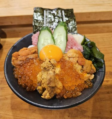Tsukiji Unitora Nakadori by null
