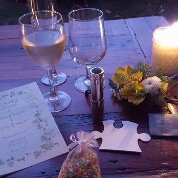 A La Crate Vintage Rentals - Wedding Planning Near Me - Windsor, Wisconsin