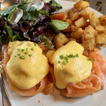 The Inn at Pound Ridge - Eggs Benedict - American Near Me - Pound Ridge, New York The Inn at Pound Ridge - Eggs Benedict - American Near Me - Pound Ridge, New York